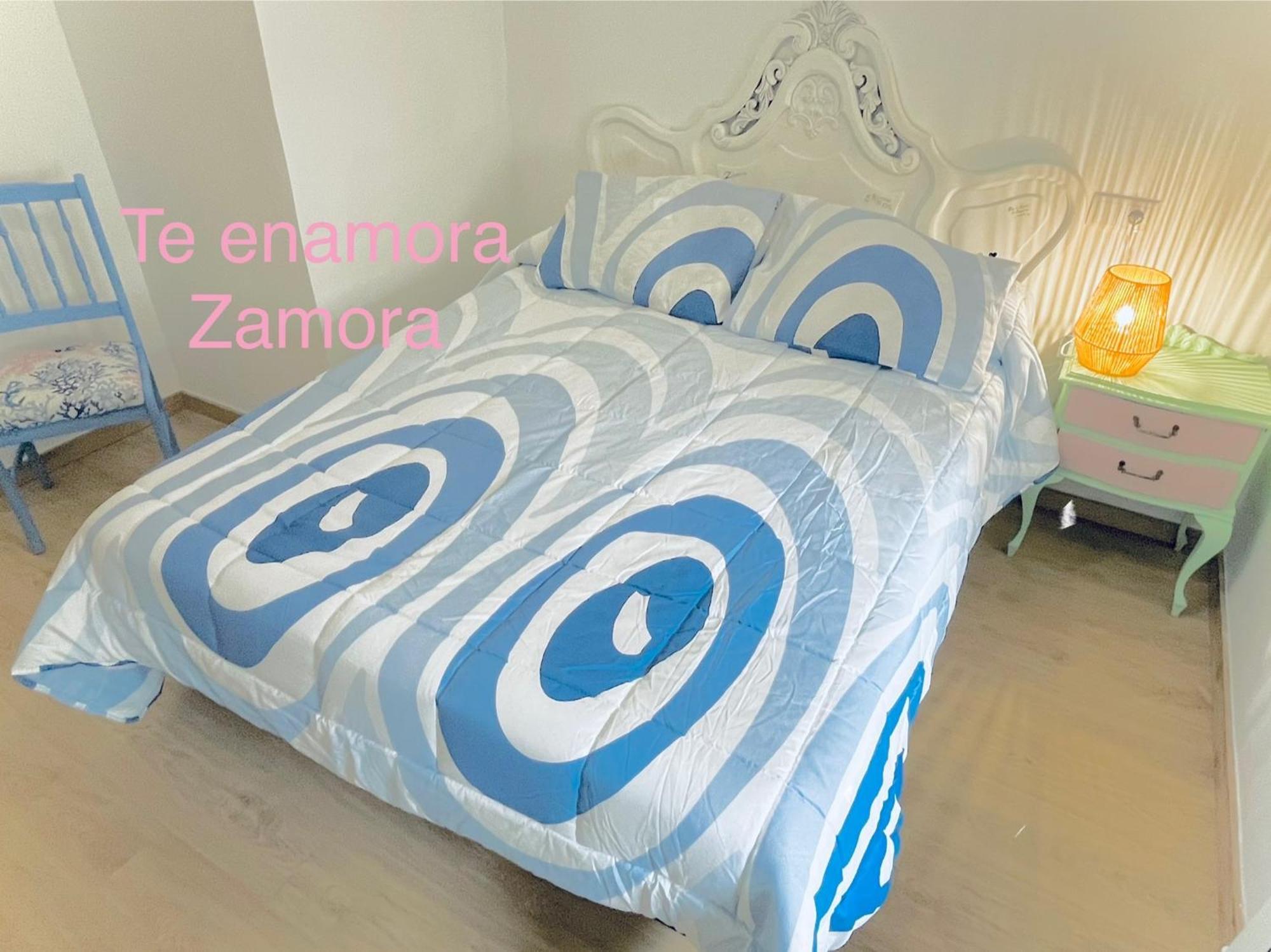 Te Enamora Zamora Luaran gambar